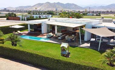 Casa de Playa en venta en Club Golf de Asia