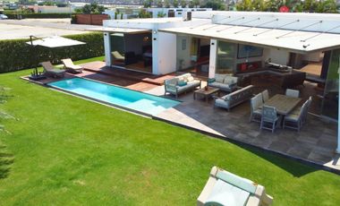 Casa de Playa en venta en Club Golf de Asia