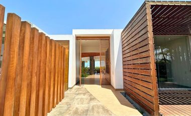 Casa de Playa en venta en Club Golf de Asia