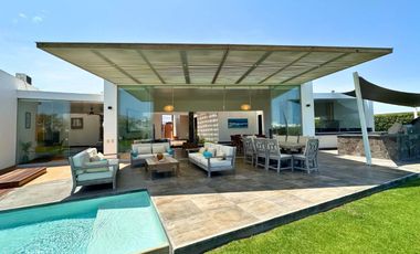 Casa de Playa en venta en Club Golf de Asia