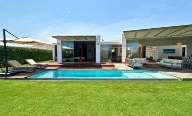 Casa de Playa en venta en Club Golf de Asia