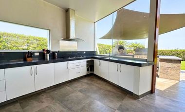 Casa de Playa en venta en Club Golf de Asia