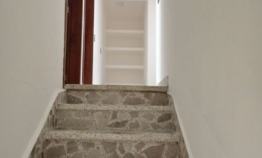 Casa Enorme En Renta En Izcalli (Cuautitlán) Carretera México Quéretaro (dirección Centro Ciudad)
