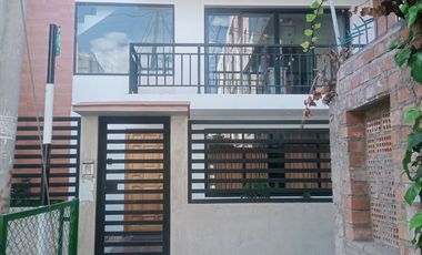 🏡 ALQUILER DE AMPLIO DÚPLEX – URB. SANTA ROSA, CUSCO