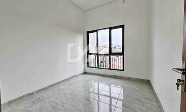 Dijual Cepat Rumah Cantik Siap Huni Lokasi Strategis dekat kemana-mana di Serpong BSD