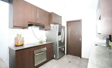CASA ESQUINERA MODERNA CON JARDÍN Y SEGURIDAD EN CONJUNTO PRIVADO