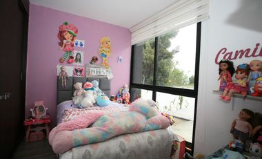 CASA ESQUINERA MODERNA CON JARDÍN Y SEGURIDAD EN CONJUNTO PRIVADO