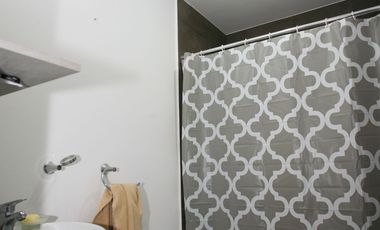 CASA ESQUINERA MODERNA CON JARDÍN Y SEGURIDAD EN CONJUNTO PRIVADO