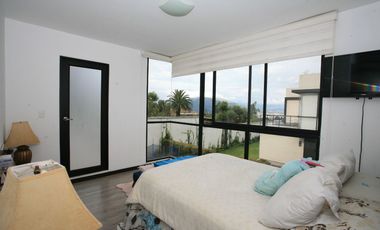 CASA ESQUINERA MODERNA CON JARDÍN Y SEGURIDAD EN CONJUNTO PRIVADO