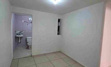 Edificio en venta de 14 habitaciones para estudiantes, en el Fraccionamiento Piracantos, en Pachuca, Hidalgo.