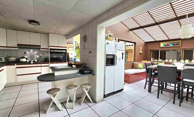EN VENTA - CASA CON 4 HABITACIONES Y 200M2 DE JARDIN