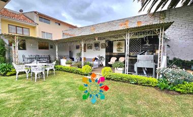 EN VENTA - CASA CON 4 HABITACIONES Y 200M2 DE JARDIN