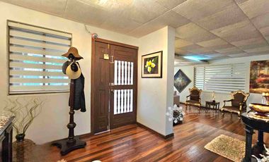 EN VENTA - CASA CON 4 HABITACIONES Y 200M2 DE JARDIN