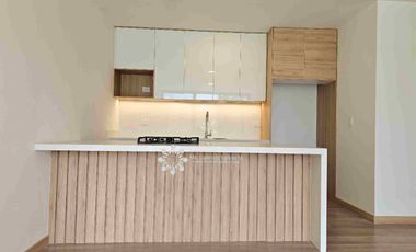EN VENTA - MODERNO DEPARTAMENTO DE 2 HABITACIONES CON VISTA AL RÍO YANUNCAY. 

‼️POR ESTRENAR‼️