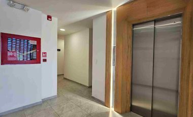 EN VENTA - MODERNO DEPARTAMENTO DE 2 HABITACIONES CON VISTA AL RÍO YANUNCAY. 

‼️POR ESTRENAR‼️