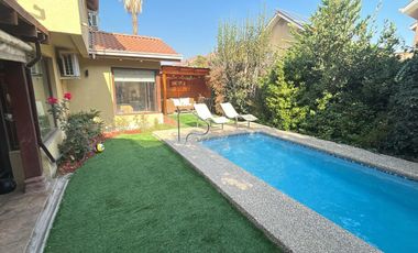 CASA EN VENTA EN CONDOMINIO ALTOS DEL CARMEN HUECHURABA 
