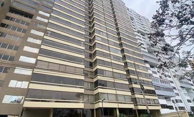 Venta de departamento frente al golf de San Isidro