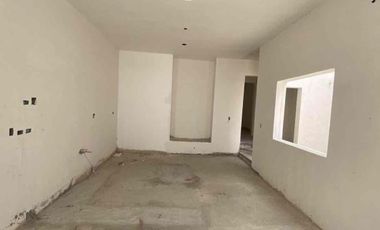 Casa en venta dentro de privada con Alberca y Roof Garden zona del campestre
