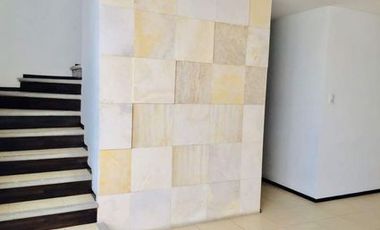 Casa en renta con amplio jardín en Lomas de Angelópolis 2 recamaras