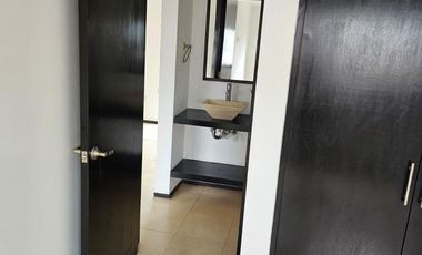 Casa en renta con amplio jardín en Lomas de Angelópolis 2 recamaras