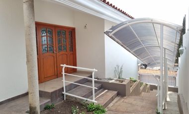 Casa venta cerro del tesoro 5 recamaras estudio terraza jardín, 8 autos. San pedro Tlaquepaque