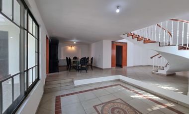 Casa venta cerro del tesoro 5 recamaras estudio terraza jardín, 8 autos. San pedro Tlaquepaque
