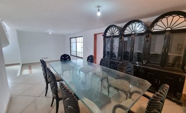 Casa venta cerro del tesoro 5 recamaras estudio terraza jardín, 8 autos. San pedro Tlaquepaque