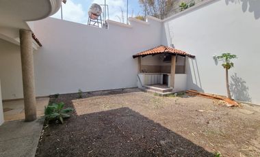 Casa venta cerro del tesoro 5 recamaras estudio terraza jardín, 8 autos. San pedro Tlaquepaque