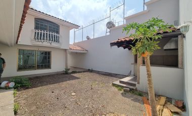 Casa venta cerro del tesoro 5 recamaras estudio terraza jardín, 8 autos. San pedro Tlaquepaque