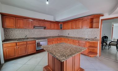 Casa venta cerro del tesoro 5 recamaras estudio terraza jardín, 8 autos. San pedro Tlaquepaque