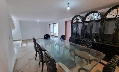 Casa venta cerro del tesoro 5 recamaras estudio terraza jardín, 8 autos. San pedro Tlaquepaque