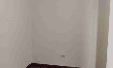 Rento Departamento Espacioso con Chimenea y Parqueadero – Sector Av. del Maestro y Quitumbe – $340