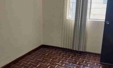 Rento Departamento Espacioso con Chimenea y Parqueadero – Sector Av. del Maestro y Quitumbe – $340