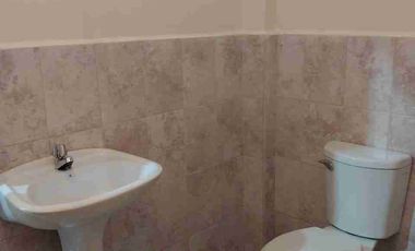 Rento Departamento Espacioso con Chimenea y Parqueadero – Sector Av. del Maestro y Quitumbe – $340
