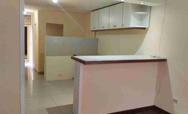 Rento Departamento Espacioso con Chimenea y Parqueadero – Sector Av. del Maestro y Quitumbe – $340