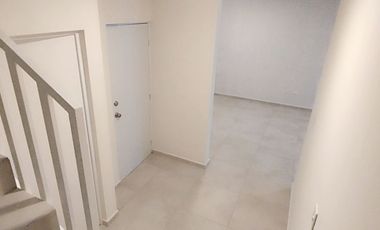 RENTA CASA EN FRACCIONAMIENTO LOS ALMENDROS AUN LADO DE LA UNIVERSIDAD DURANDO $14,000