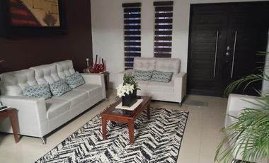RINCONADA DE LA SIERRA CASA EN VENTA FRENTE A PARQUE EN ESQUINA