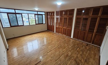 Alquiler de amplio departamento de 170 M2 en Chacarilla del Estanque – Surco