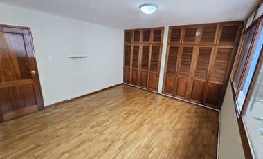 Alquiler de amplio departamento de 170 M2 en Chacarilla del Estanque – Surco
