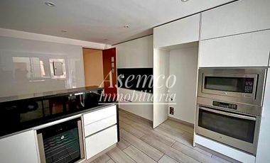 SURCO - Venta de Moderna Casa en Chacarilla del Estanque frente a Parque