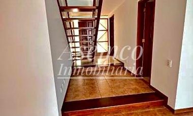 SURCO - Venta de Moderna Casa en Chacarilla del Estanque frente a Parque