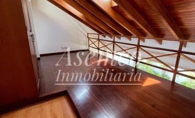 SURCO - Venta de Moderna Casa en Chacarilla del Estanque frente a Parque