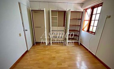 SURCO - Venta de Moderna Casa en Chacarilla del Estanque frente a Parque