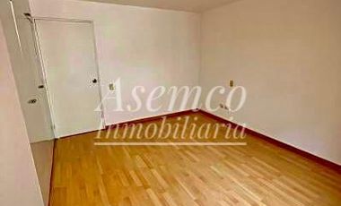 SURCO - Venta de Moderna Casa en Chacarilla del Estanque frente a Parque