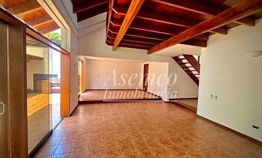 SURCO - Venta de Moderna Casa en Chacarilla del Estanque frente a Parque