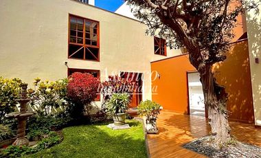 SURCO - Venta de Moderna Casa en Chacarilla del Estanque frente a Parque