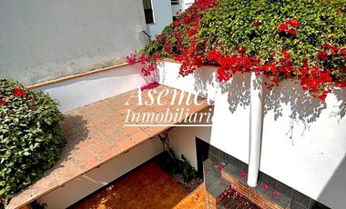 SURCO - Venta de Moderna Casa en Chacarilla del Estanque frente a Parque