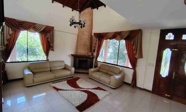 Vendo Quinta en Mirasierra Valle de los Chillos.