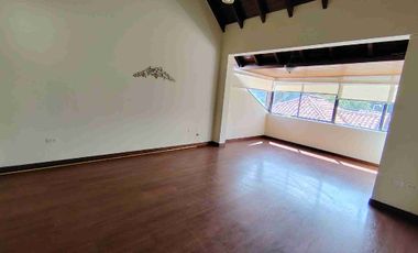 Vendo Quinta en Mirasierra Valle de los Chillos.