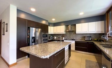 VENDO HERMOSA CASA URB RANCHO SAN FRANCISCO - MIRAVALLE - CUMBAYA